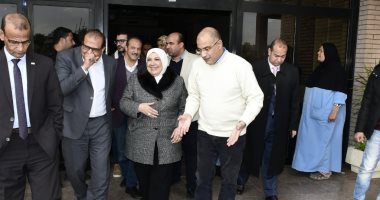 صور  .. رئيس جامعة القناة تتابع خطط تطوير أقسام المستشفى الجامعى 