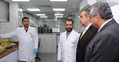 صور.. وزير الطيران يفتتح وحدات ومعامل طبية حديثة بمستشفى مصر للطيران