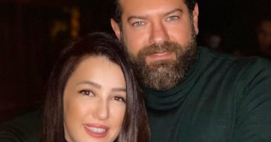 كندة علوش لعمرو يوسف فى عيد زواجهما الثالث: "يارب العمر كله مع بعض"