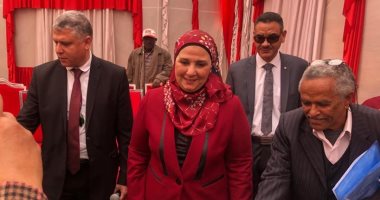 وزيرة التضامن: نستهدف توحيد برامج الدعم النقدى لمساعدة الأسر الفقيرة