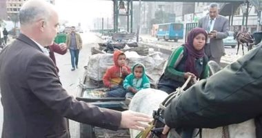 محافظة القليوبية: تسليم سيدة شبرا الخيمة عربة الكارو بعد ضبطها تلقى رتش المبانى 