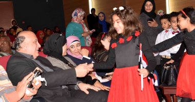 صور.. احتفالية لتكريم أسر شهداء الشرطة بمكتبة مصر العامة فى الأقصر