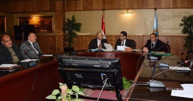 محافظ الغربية يستعرض إستعدادات المحافظة لتنفيذ مبادرة  "اتحضر للأخضر "