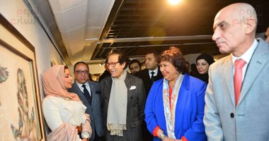 وزيرة الثقافة تفتتح المعرض الجماعى للمشاركين فى مسابقة فاروق حسنى للفنون