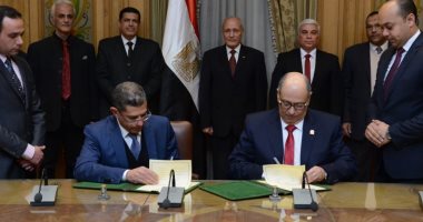 العصار" يشهد توقيع بروتوكول بين "الأكاديمية  المصرية" و"مدينة زويل" فى البحث العلمى