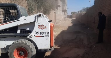 صور.. مدينة إسنا بالأقصر : معاينة أرض بقرية القرايا لإقامة محطة صرف عليها