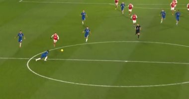 تشيلسي ضد ارسنال.. كانتي يسقط على طريقة جيرارد والجانرز يتعادل 1-1.. فيديو
