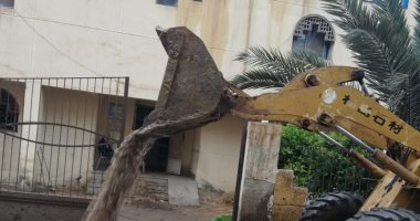 استجابة لـ"سيبها علينا".. الدقهلية تنهى أزمة تراكم المياه أمام وحدة صحية