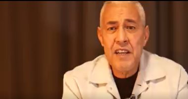 قيادات الاخوان يسكنون فلل اسطنبول وعناصرهم يمسحون الاحذية ..فيديو غاضب من هارب فى تركيا يكشف المستور:عملت ماسح احذية ومسحت سلالم بسبب تعنتهم ضدى ..عبد الجواد يكشف قصة الممنوعين من الظهور فى اعلام الجماعة