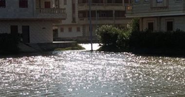 شكوى من غرق شوارع مدينة بلطيم بالمياه فى محافظة كفر الشيخ