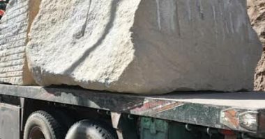 مشروع المحاجر بأسوان يضبط سيارة محملة بخام الجرانيت دون تصريح 