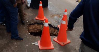 هبوط أرضى بميت كنانة.. ومياه القليوبية تدفع بفرق الصيانة لإصلاح العطل 
