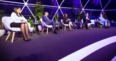 وزيرة التعاون ورئيسا ميكروسوفت وتاتا الهندية يشهدون إطلاق كتاب "أمة بريدجيتال" بمنتدى دافوس