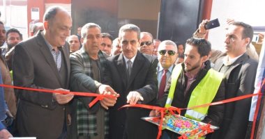 محافظ الغربية يفتتح مشروع الصرف الصحى لعزبتى طه وأم الستين.. صور