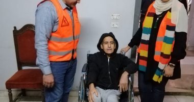 فريق التدخل السريع بالتضامن ينقذ مسن مريض بلا مأوى بالشارع وينقله مستشفى