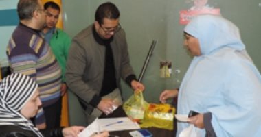 الداخلية توزع مساعدات إنسانية على المواطنين في سوهاج بمناسبة عيد الشرطة