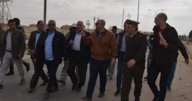محافظ بني سويف يتفقد أعمال الرصف بطرق محور عدلى منصور