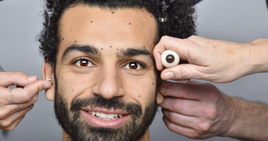 محمد صلاح ينشر صورة جديدة من تجهيزات تصنيع تمثاله فى متحف مدام توسو