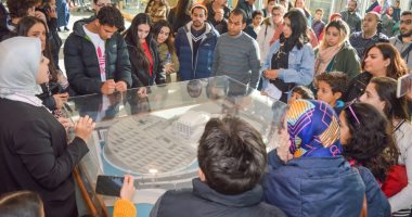 "الهجرة" تنظم زيارة لوفد شبابي من أبناء المصريين بالخارج إلى مكتبة الإسكندرية