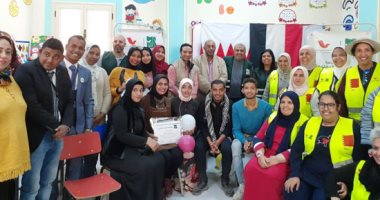 صور.. فريق كلية الفنون بالأقصر ينجحون فى تنفيذ أول ممر تعليمى فى 3 شوارع