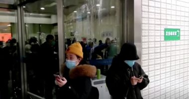 الصين توقف النقل العام وتغلق معابد مع ارتفاع ضحايا فيروس كورونا الجديد