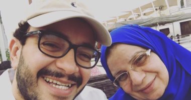 تعرف على رسالة حسام داغر لوالدته الراحلة في عيد ميلادها .. صور