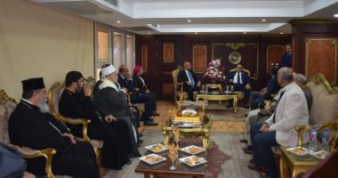 محافظ البحر الأحمر يهنئ مدير الأمن والقيادات الأمنية بعيد الشرطة الثامن والستون.. صور