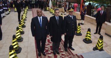محافظ الغربية يضع إكليل الزهور على النصب التذكارى لشهداء الشرطة من أبناء المحافظة