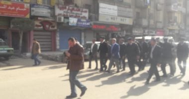 مدير أمن الغربية يتفقد شوارع المحلة والمأمور يوزع سلعا غذائية.. صور