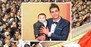 صور.. قصة صداقة الشهيدين "محمد ثابت ومحمود منير" على أرض الفيروز.. جمعتهما الدنيا وهما طالبان فى الثانوية العامة بفاقوس.. والشهيد ثابت استشهد بسيناء ومنير حمل جثمانه لوالدته قائلا: مش هسيب حق أخويا
