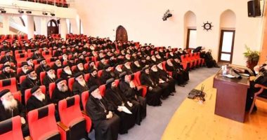 البابا تواضروس يلتقى كهنة الإسكندرية ويطالب بتشجيع مواهب الأطفال
