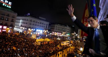 صور.. الآلاف يعربون عن دعمهم لزعيم المعارضة الفنزويلية جوايدو فى مدريد 