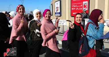 إقبال كبير على معرض الكتاب فى رابع أيامه للجمهور