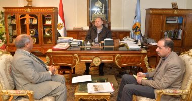 محافظ أسيوط يلتقى رئيس جهاز التعمير لوسط وشمال الصعيد لمتابعة الموقف التنفيذى للمشروعات