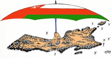 كاريكاتير صحيفة عمانية.. السلطنة العمانية تحمى مواطنيها