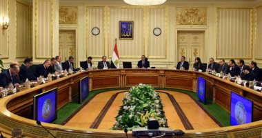 رئيس الوزراء يتابع خطة تطوير المؤسسات الصحفية القومية ويُكلف بترشيد وحوكمة الإنفاق.. الاتفاق على عدم فتح باب التعيين ومنع التعاقدات أو المد فوق سن المعاش.. وتسوية مديونياتها باستغلال الأصول غير المستغلة لها