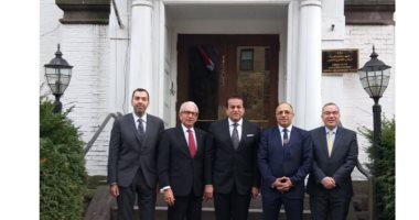 وزير التعليم العالى يواصل نشاطه في واشنطن ويلقتى مسئولين بأمريكا