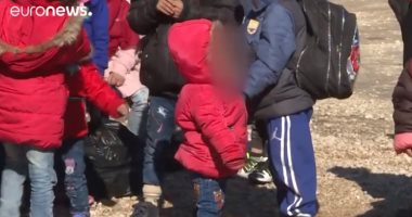بينهم مصري.. الإدارة الكردية تنقل يتامى داعش الإرهابية إلى بلادهم.. فيديو