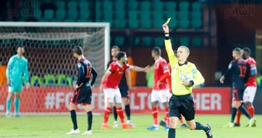 فيديو.. بطاقة صفراء لجاريدو فى مباراة الأهلي والنجم الساحلى