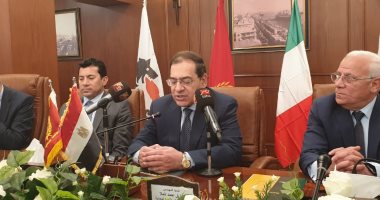 وزير البترول يسلم مركز الشباب والرعاية الصحية لمحافظة بورسعيد