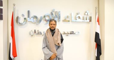 قصة نجاح جديدة بشفاء مريض من السرطان الخبيث في الكتف الأيمن دون بتر الذراع.. الحاج عبد المجيد ابن قنا: الأطباء قرروا بتر ذراعى حتى وصلت لمستشفى الأورام فى الأقصر بالمجان.. وأقمت ليلة ذكر بعد شفائى من المرض 