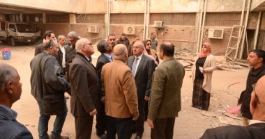 صور .. رئيس جامعة أسيوط يجرى جولة تفقدية موسعة داخل المستشفى الجامعى