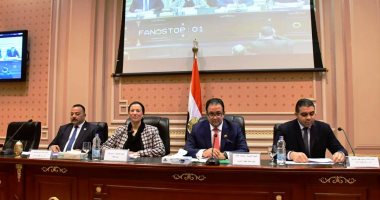 3 مطالب وتحذيرات من وزيرة البيئة لـ"المواطن": غسل السيارات بخراطيم المياه "إسراف".. إلقاء "الموبايلات" فى القمامة خطر جدًا.. احذروا من حرق قش الأرز.. وتؤكد: خطة لتحويل وسائل النقل العام للعمل بالكهرباء والغاز