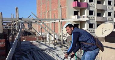 صور.. إيقاف 8 حالات بناء مخالف فى حى شرق بسوهاج