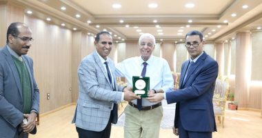 جامعة أسوان تستقبل الدكتور حسام موافى رائد طب الباطنة فى الوطن العربى