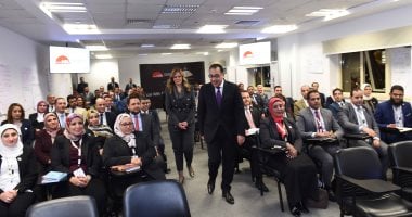 صور.. رئيس الوزراء يزور الأكاديمية الوطنية للتدريب ويلتقى نواب المحافظين