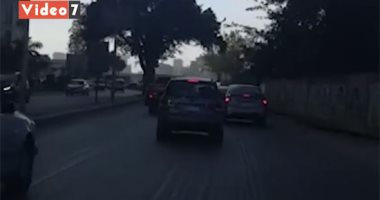 انتظام حركة المرور على طريق كورنيش الكيت كات فى الاتجاهين