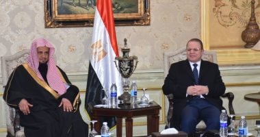 النائب العام يستقبل نظيره السعودى بمطار القاهرة