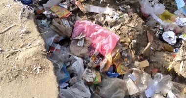 قارئ يرصد سقوط حاجز كوبرى الدائرى اتجاه أكتوبر بعزبة الخلفية بالوراق
