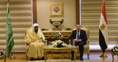 النائب العام يتفقد نيابات مدن قناة السويس وبرفقته نظيره السعودى